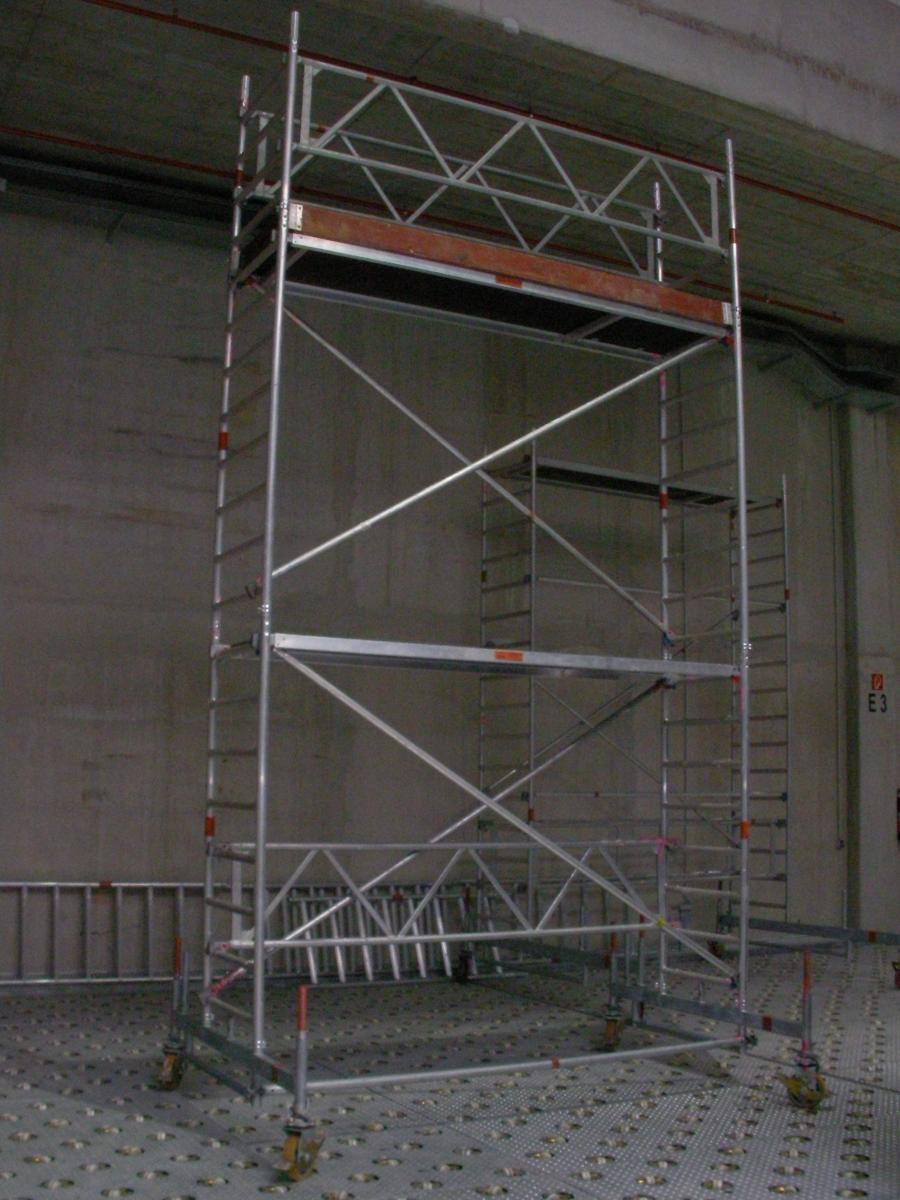 Hier wurde ein Fahrgerüst Düsseldorfer Flughafen aufgebaut