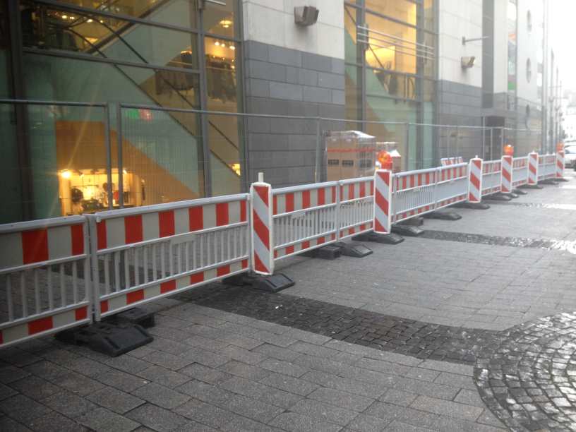 Sicherheitsbake Bauzaun Straßenverkehr